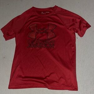 Kids Size Medium Under Armour Crimson Performance Tee.
